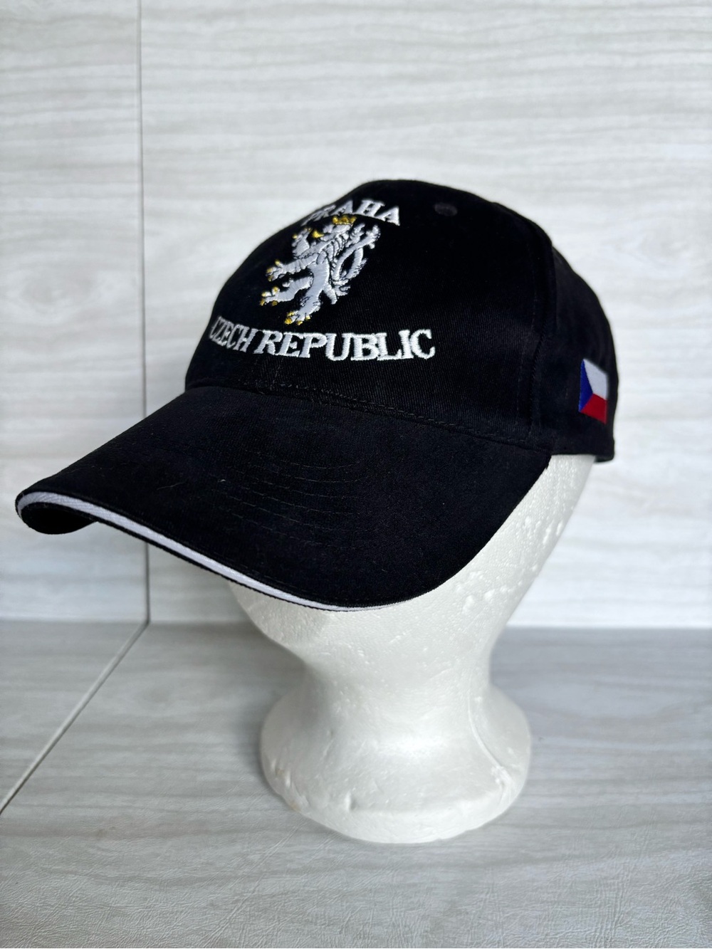 Vintage Prague Czech Republic Lion Embroidered Black Baseball Cap Hat Y2K